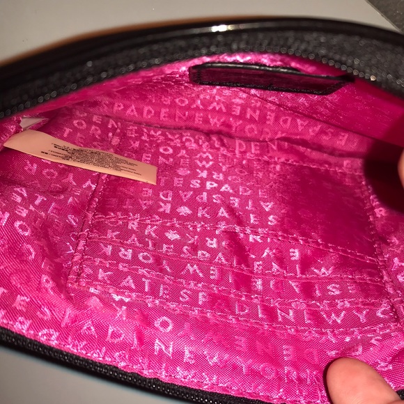black and cream striped kate spade wristlet - Picture 3 of 5